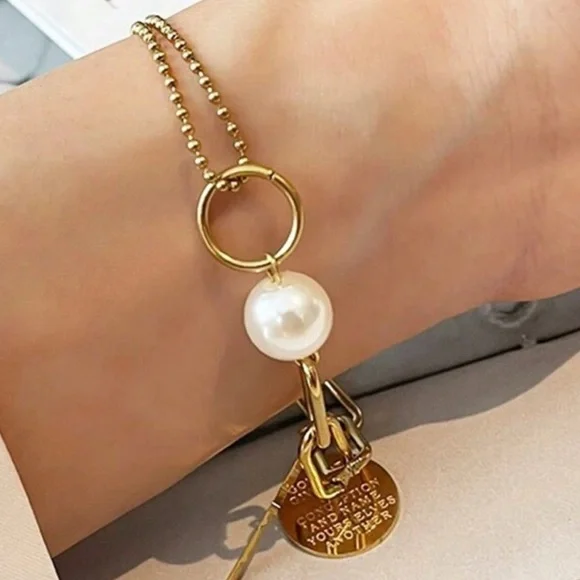 New cross pendant charm bracelet - Picture 2 of 6